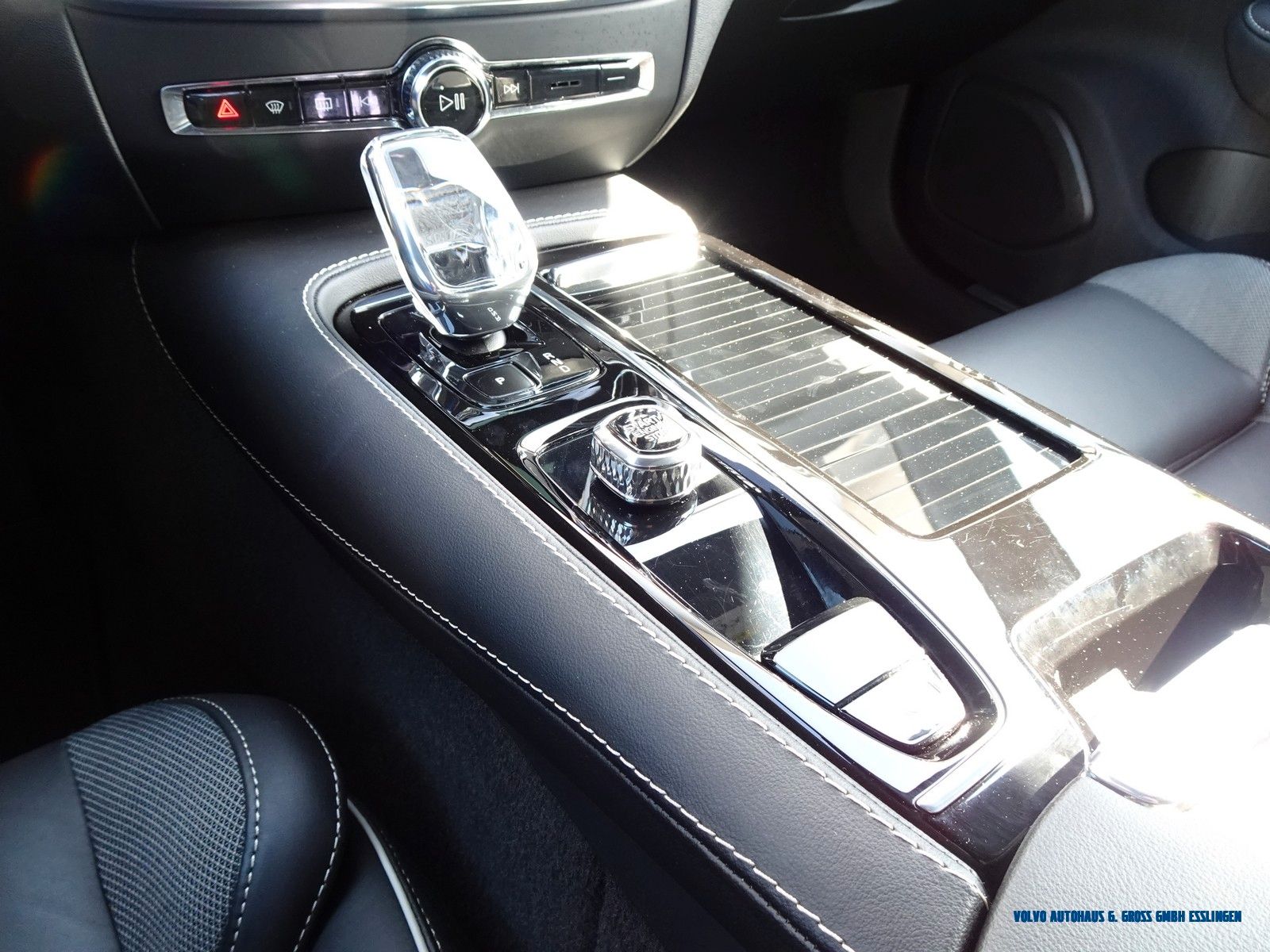 Volvo V60 T6 AWD Recharge Geartronic Plus Dark foto 15