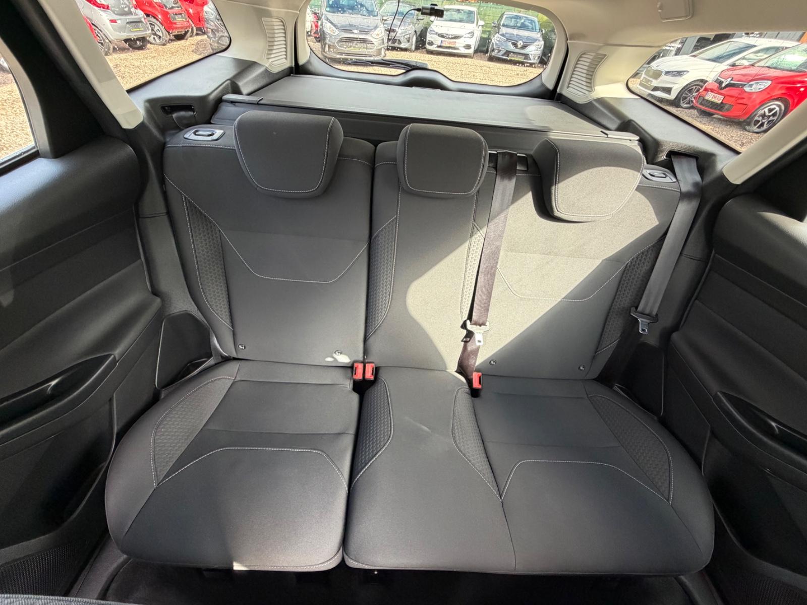 Ford Focus Turnier Sport Sportsitze Sport Lenkrad