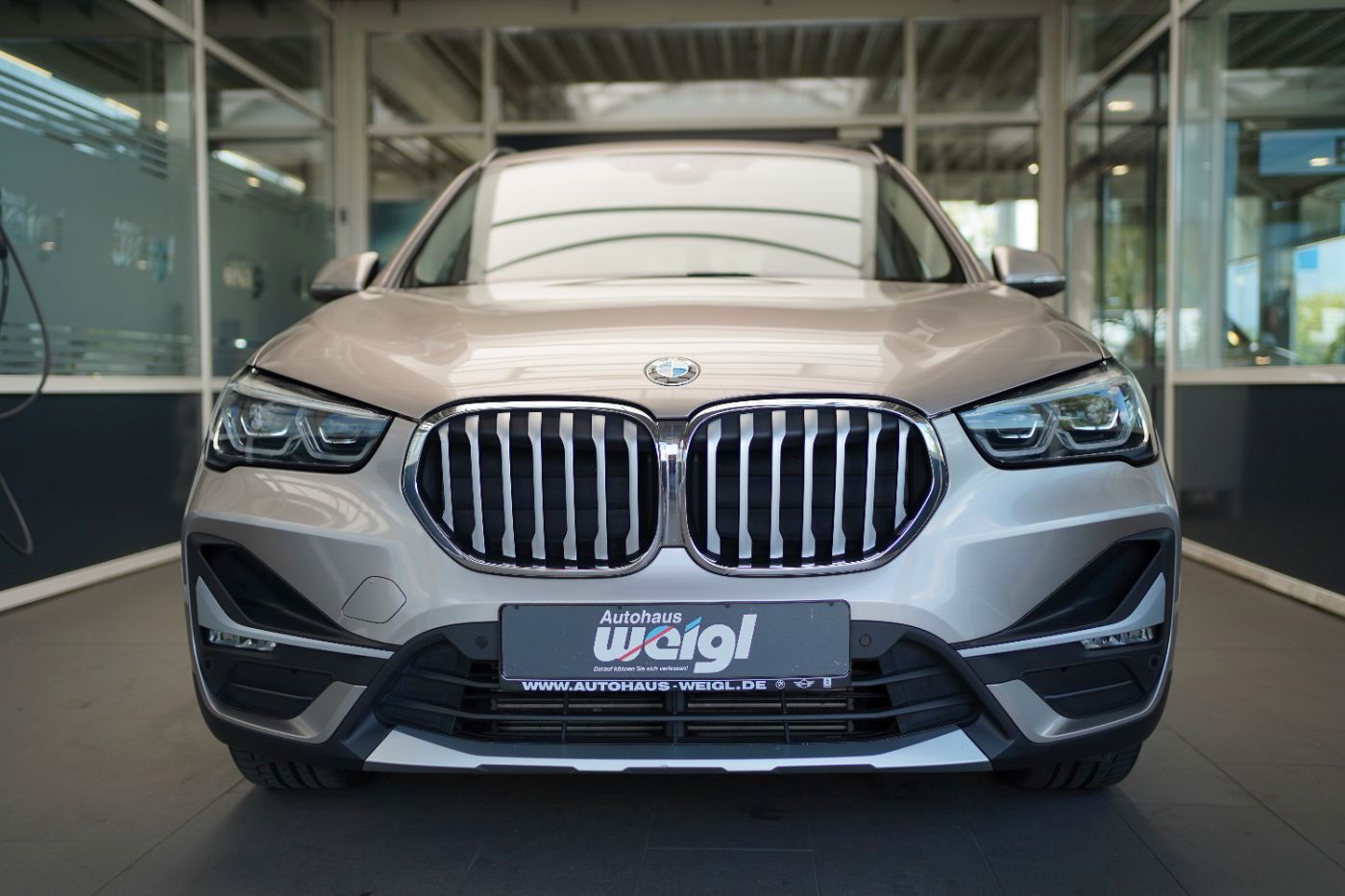 Fahrzeugabbildung BMW X1 xDrive18d xLine +AHK+LED+Parkassist+Navigatio