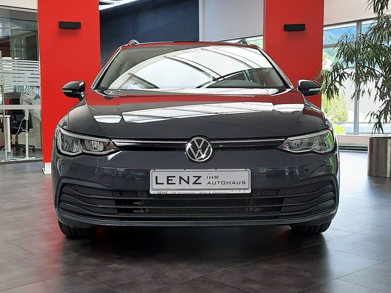 Fahrzeugabbildung Volkswagen Golf Variant Life TDI *Navi*LED*PDC*Sitzhzg*ACC*