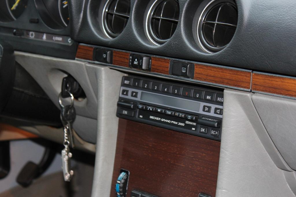 Mercedes-Benz SL 380