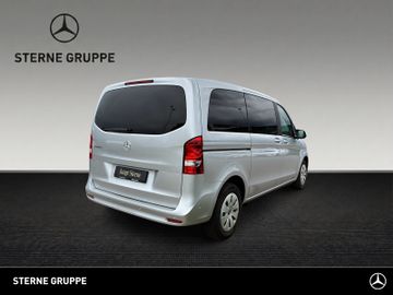 Mercedes V 220 - 3
