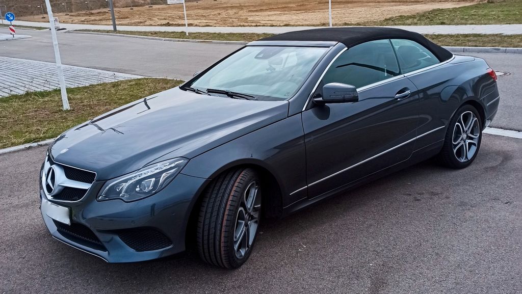 Image of Mercedes-Benz E 220