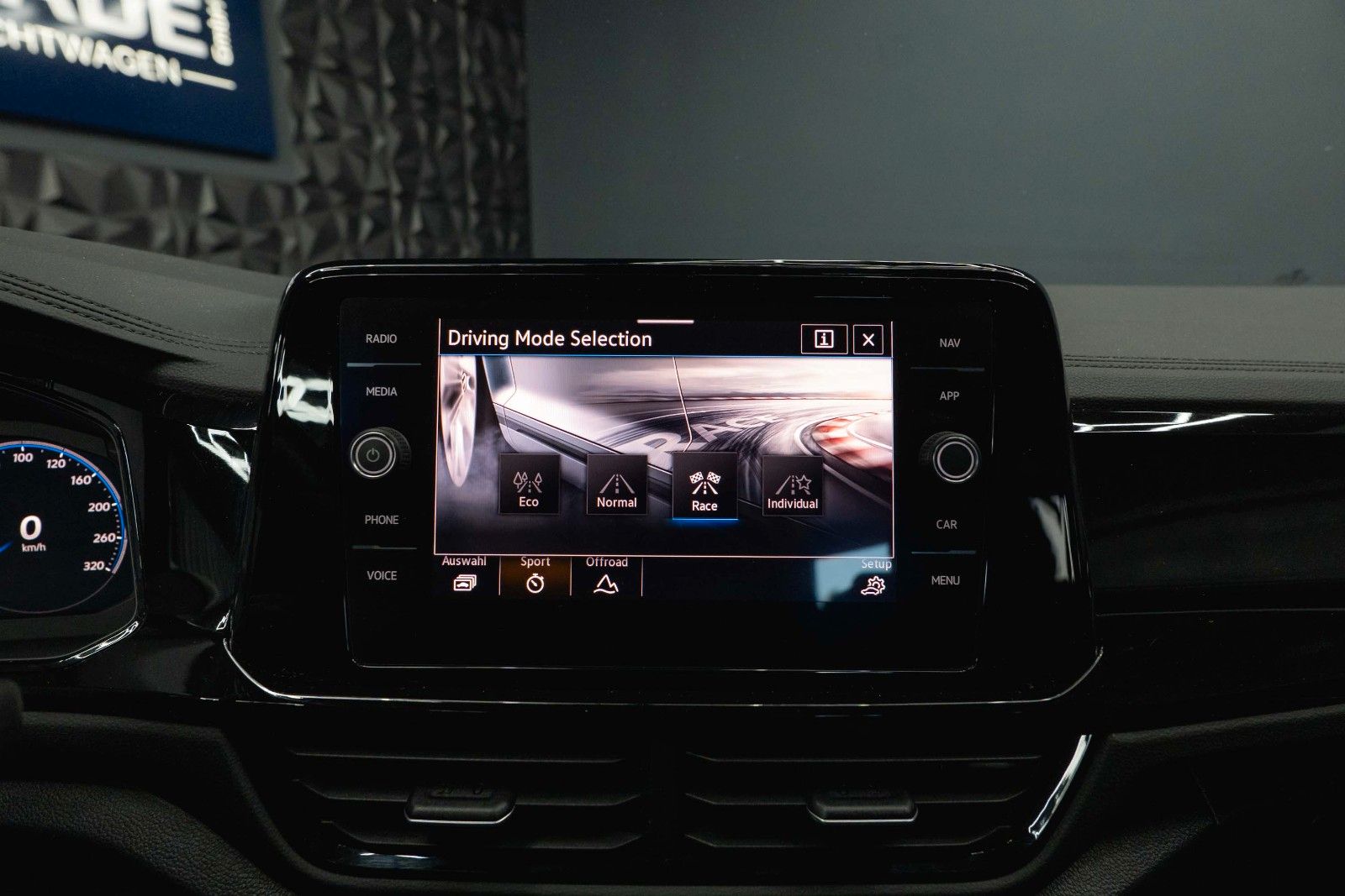 Fahrzeugabbildung Volkswagen T-Roc R 4Motion Black Design *ACC*Matrix*DAB+*