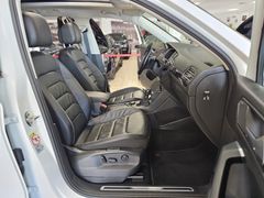 Fahrzeugabbildung Volkswagen Tiguan Allspace Highline 4Motion (PANO/360°CAM/L