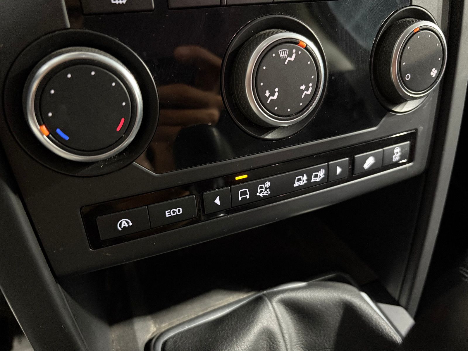 Fahrzeugabbildung Land Rover Discovery Sport Pure/PDC/SHZ/KLIMA/SPURHALTEASS.