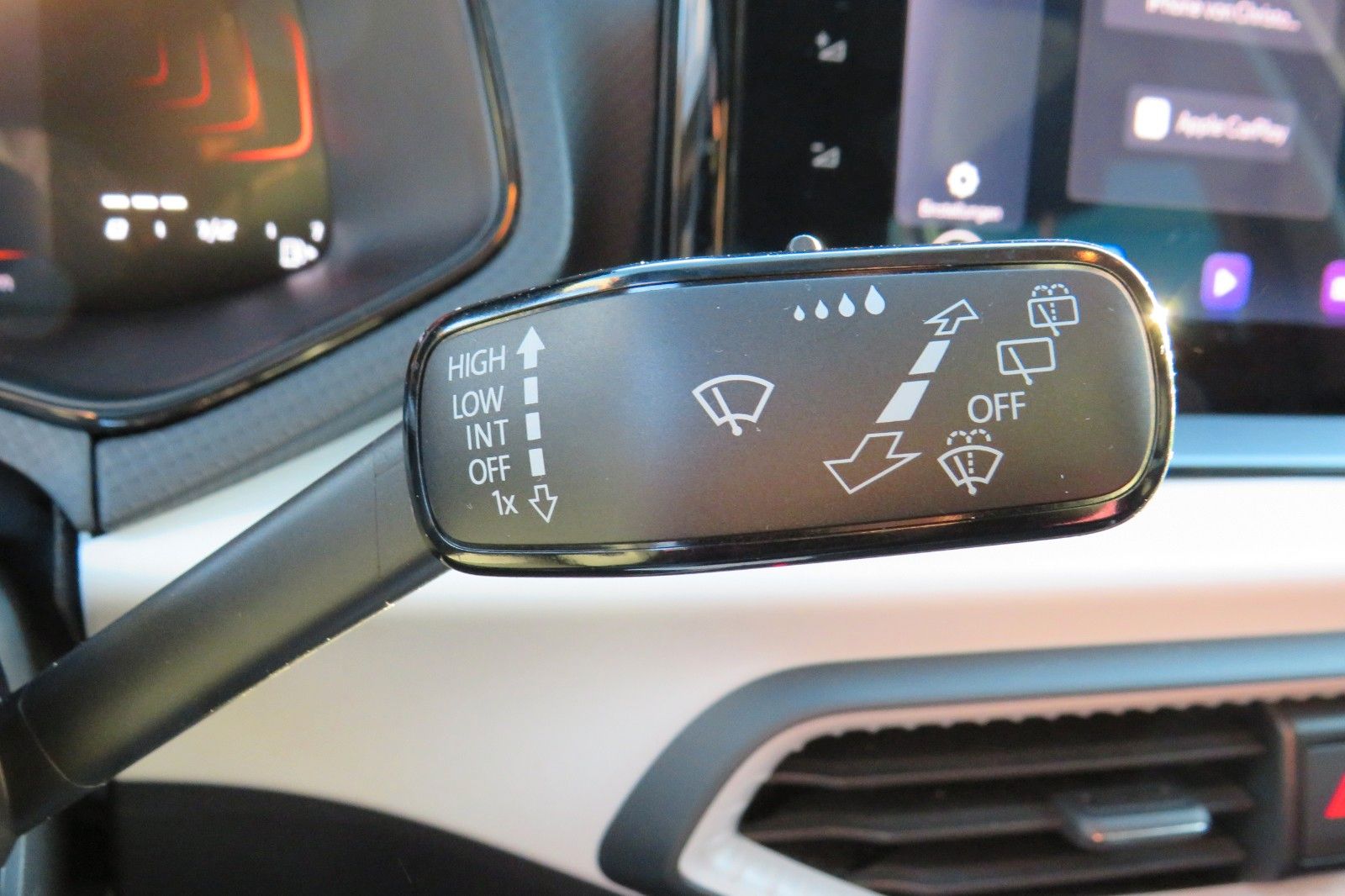 Fahrzeugabbildung SEAT Arona Style NAVI APP SITZH. PDC GRA 1.HD