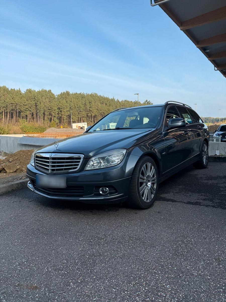 Mercedes-Benz C220 2008 — rear view