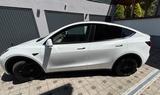 Tesla Model Y  Dual Motor AWD - Tesla Model Y