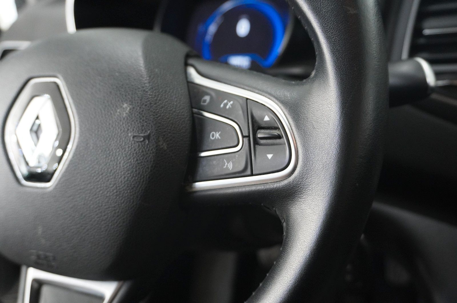 Fahrzeugabbildung Renault Megane IV 1.5D GT BUSINESS NAVI/LED/PDC/VIRT/AHK