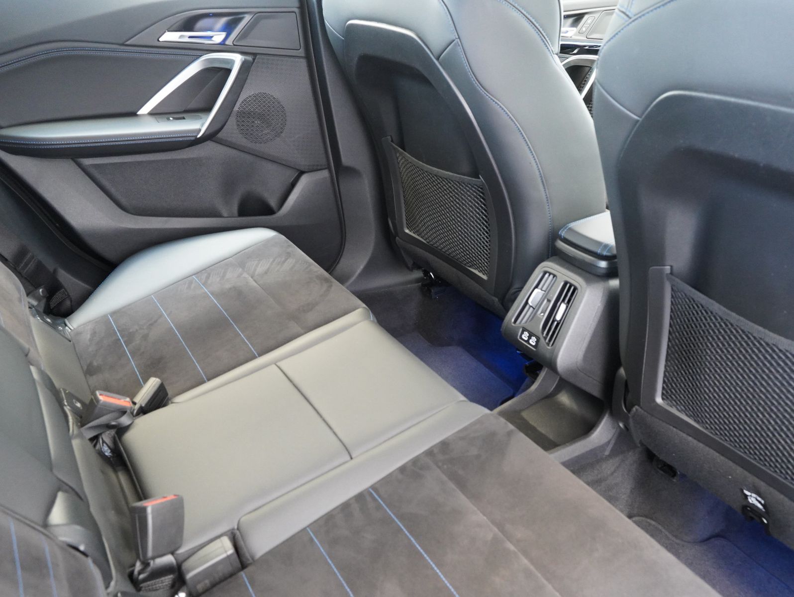 Fahrzeugabbildung BMW X1 18 d sDrive M Sport SHADOW
