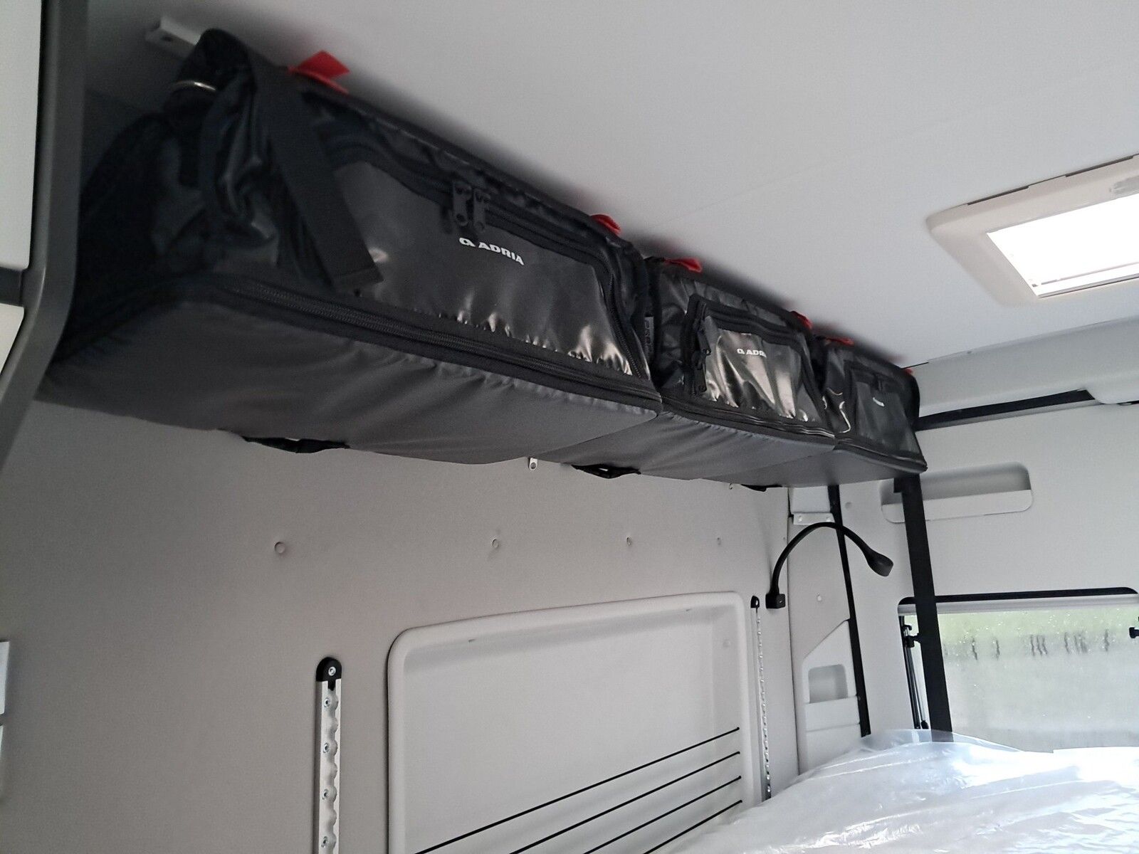 Fahrzeugabbildung Adria Twin Supreme 600 SBX Markise,AHK,Navi,RK