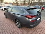 Hyundai i30 cw Premium - Hyundai i30 Gebrauchtwagen in Chemnitz