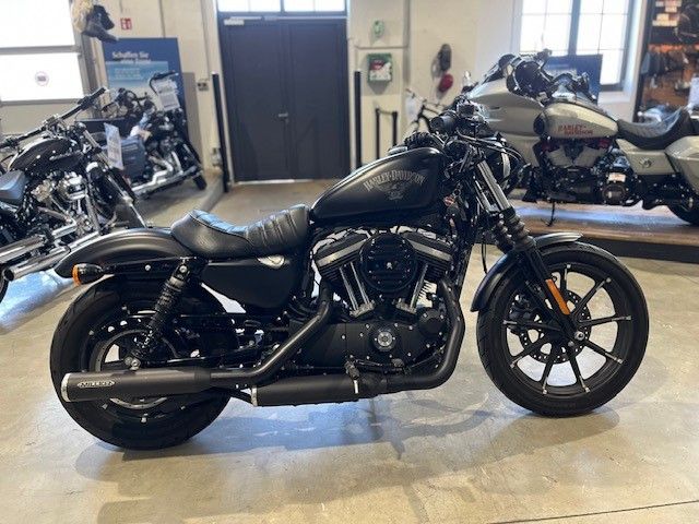 Harley-Davidson XL2 883 Iron mit Miller Auspuffanlage