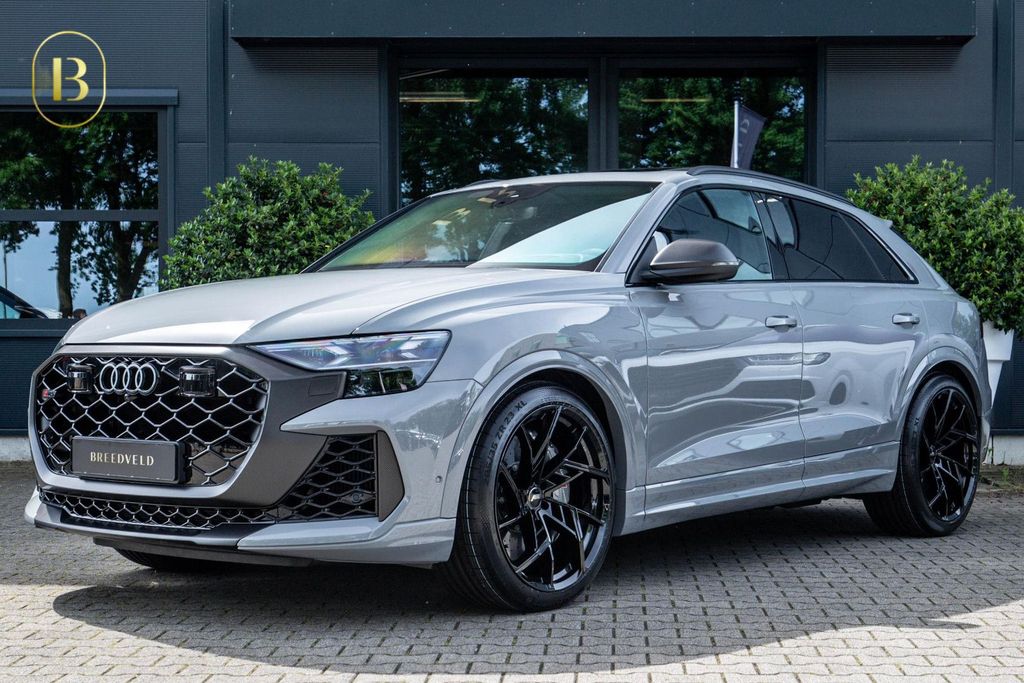 Audi RSQ8