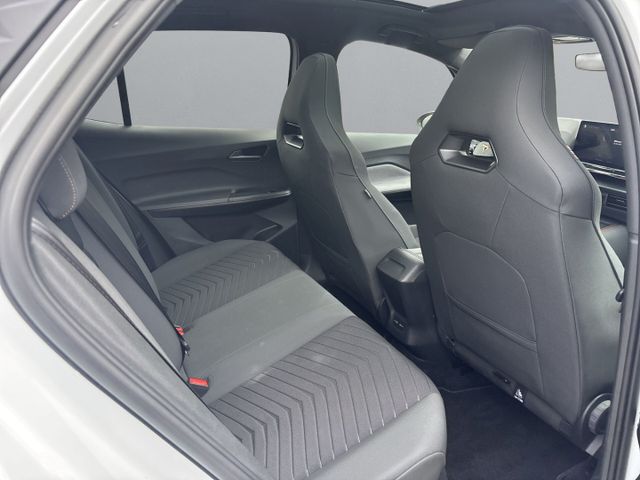 Born 60kW/h *Panorama+Navi+HeadUp+360 Kamera+ACC