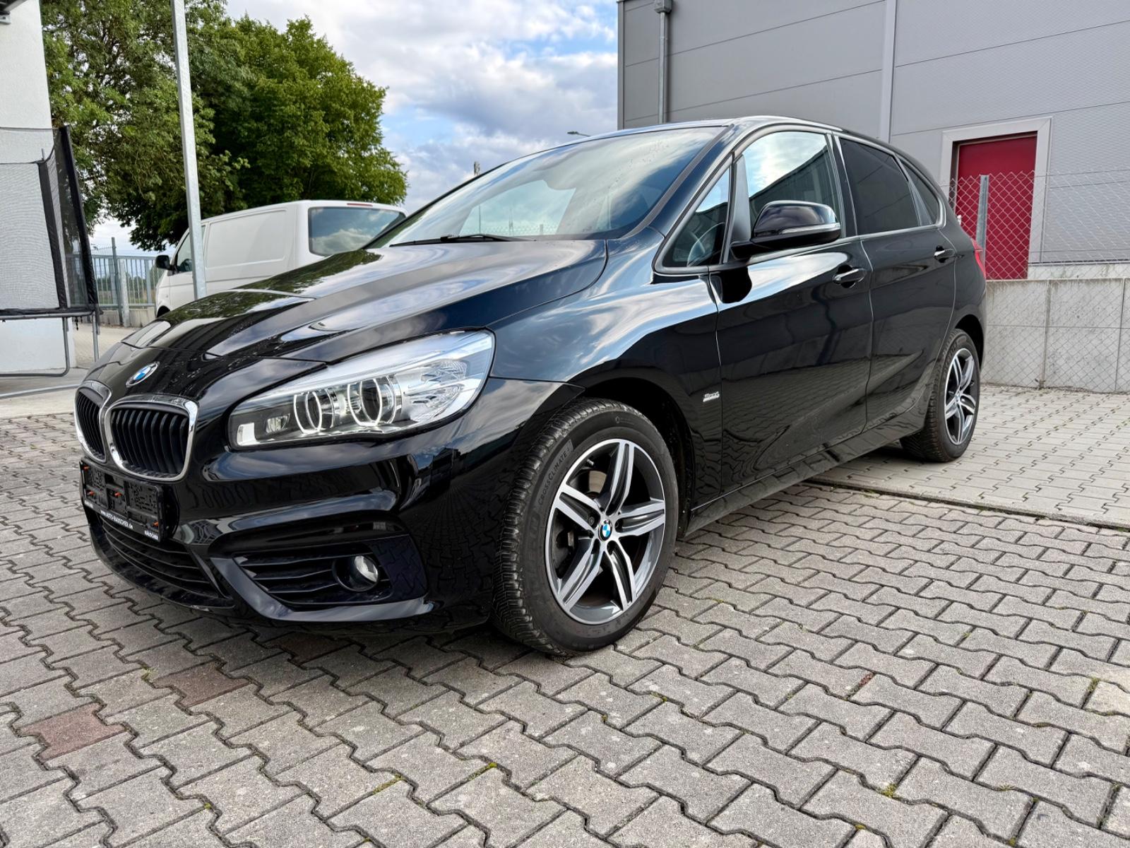 BMW 218i Active Tourer Sport Line*PDC*LED*NAVI*