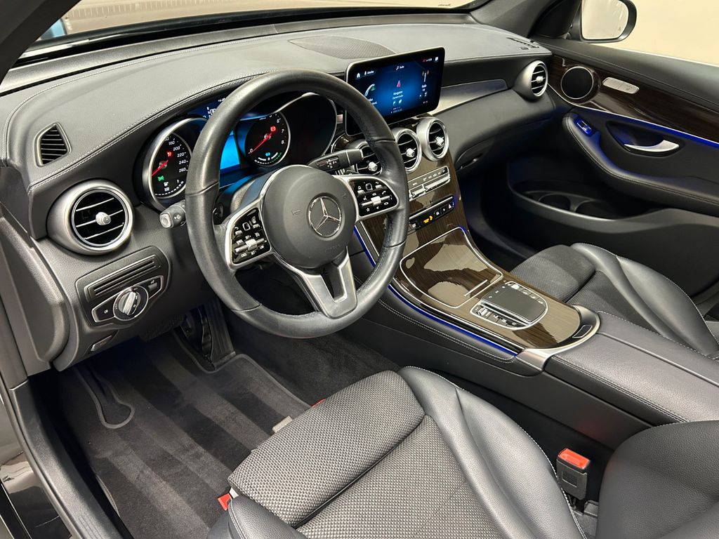 Mercedes-Benz GLC 300 GLC300 4M *AMG LINE*PANO*KAMERA*AHK*LED*CARPLAY*