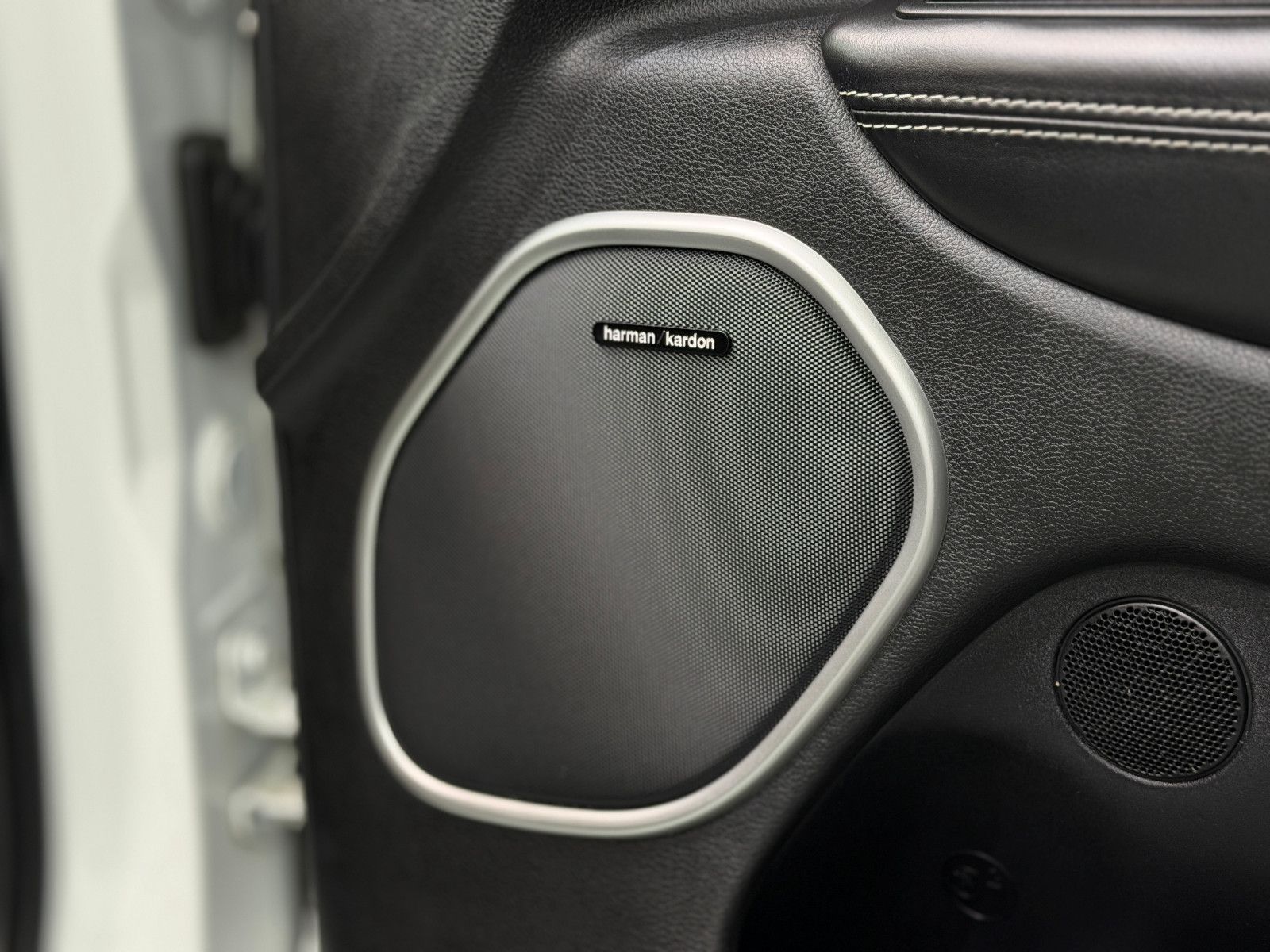 Fahrzeugabbildung Jeep Grand Cherokee 6.4 V8 HEMI SRT|H&K|D-FZG|