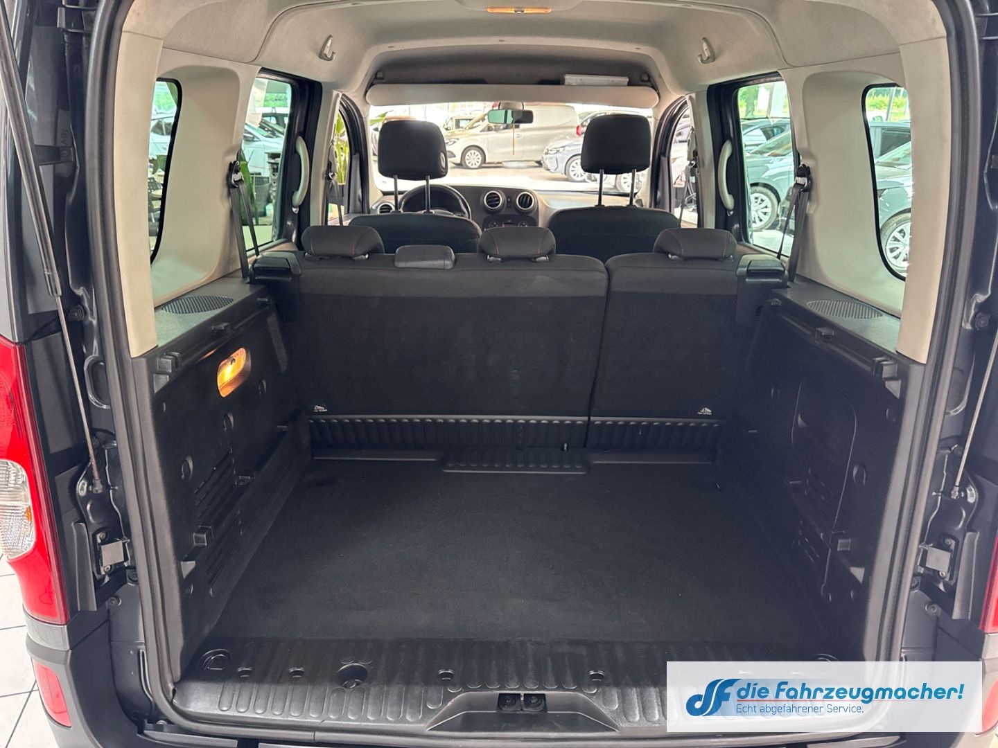 Fahrzeugabbildung Mercedes-Benz Citan 111 CDI lang Tourer Edition Klimaautom SH