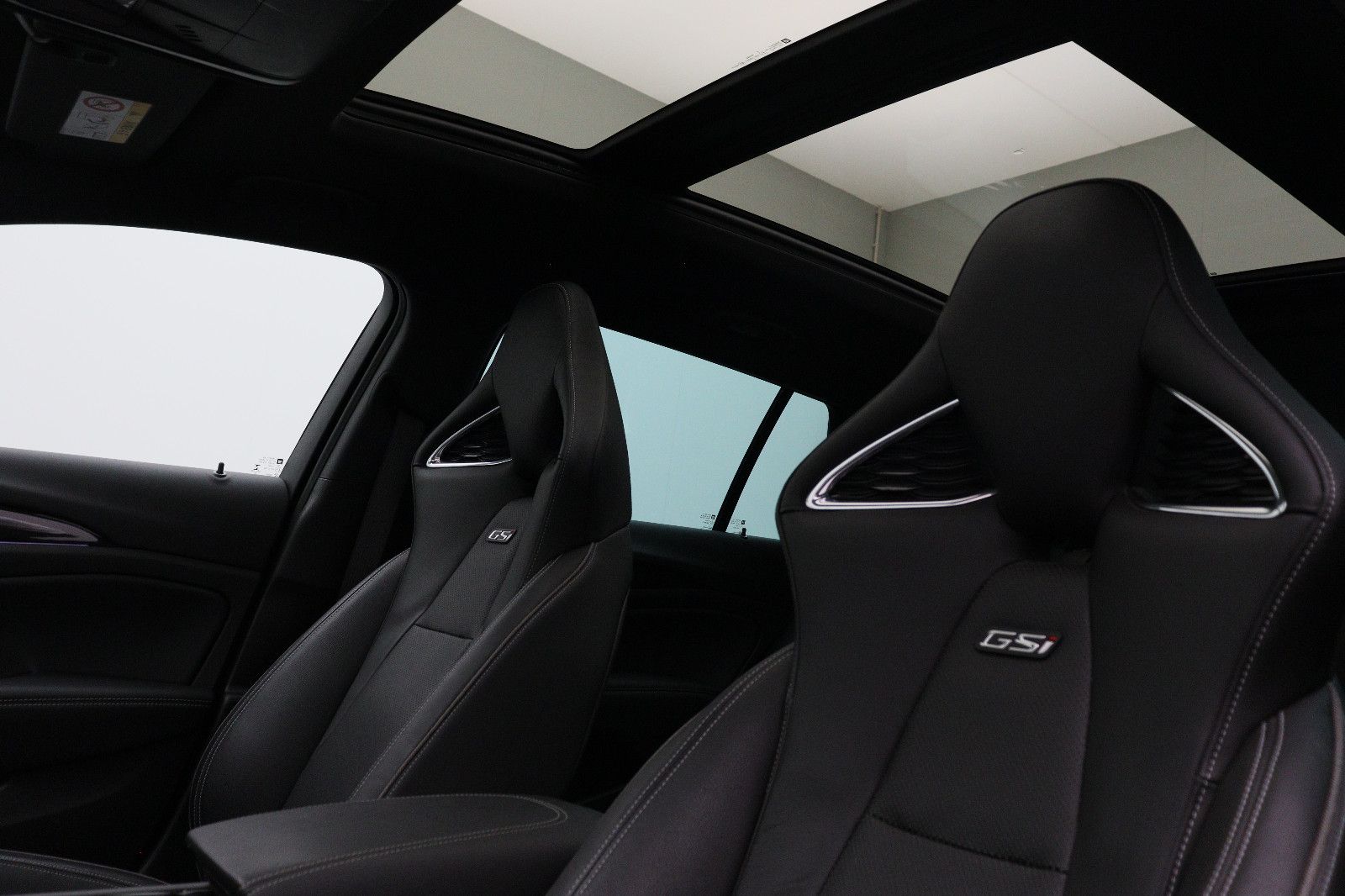 Fahrzeugabbildung Opel Insignia B 2.0 Sports Tourer GSi 4x4