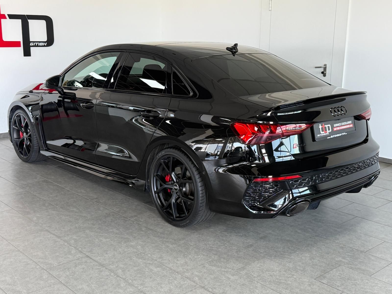 Audi RS3 2.5 TFSI qu. Limousine MATRIX B&O Pano ACC foto 4