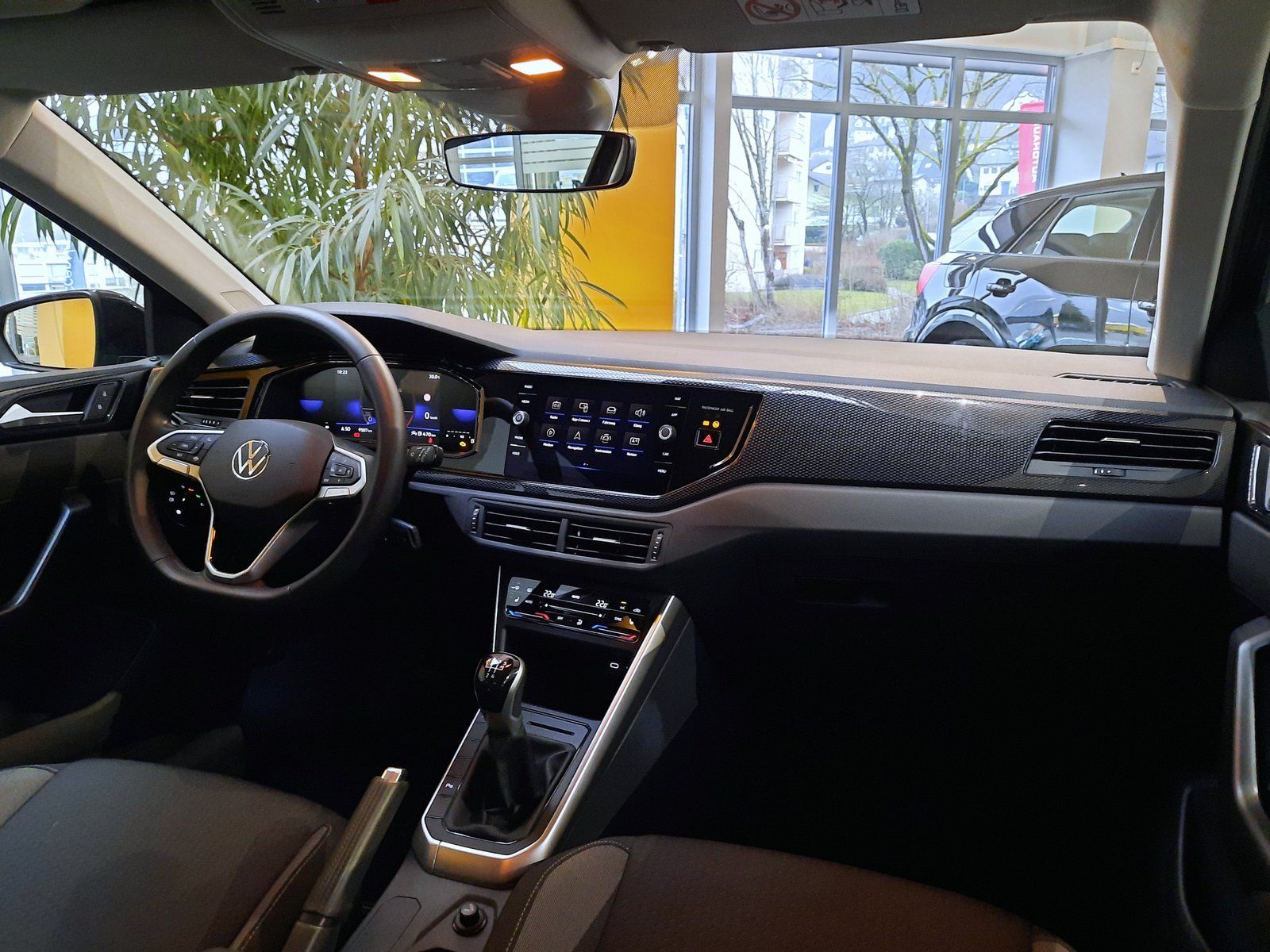 Fahrzeugabbildung Volkswagen Polo Life *Navi*Cam*LED*Sitzhzg.*Einparkh.*AppC*