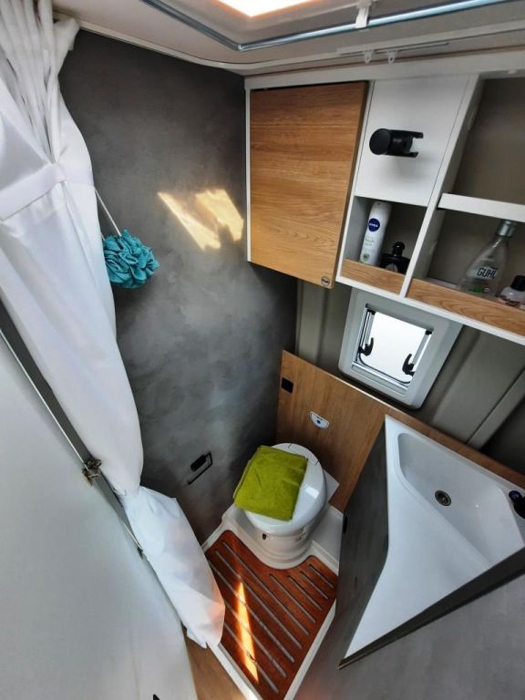 Fahrzeug Übersicht 16 Fahrzeugabbildung Crosscamp ADVTR 6.4 EF Verfüg./Sparen Sie 1.299,- €