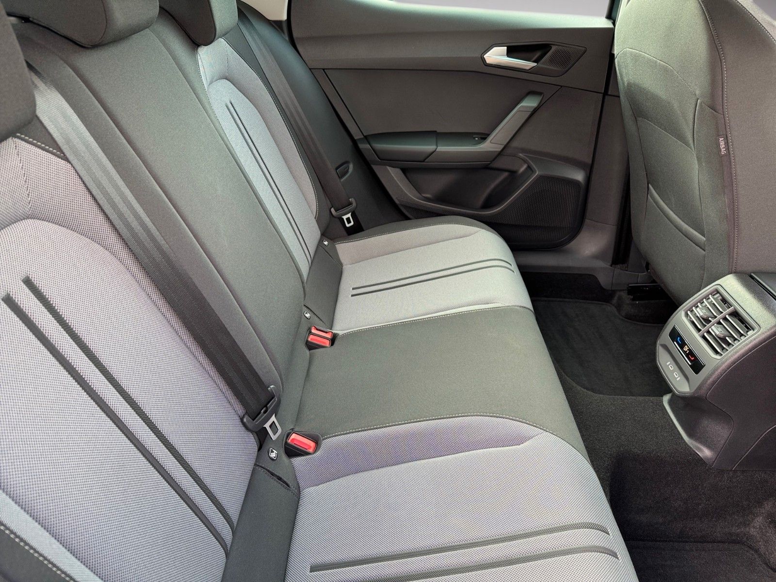 Fahrzeugabbildung SEAT Leon Style 1.0 eTSI