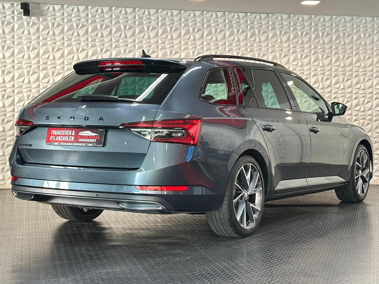 SKODA Superb 2.0TDI SPORTLINE *LED#TEMPO#AHK#PDC#SHZ - Image 8
