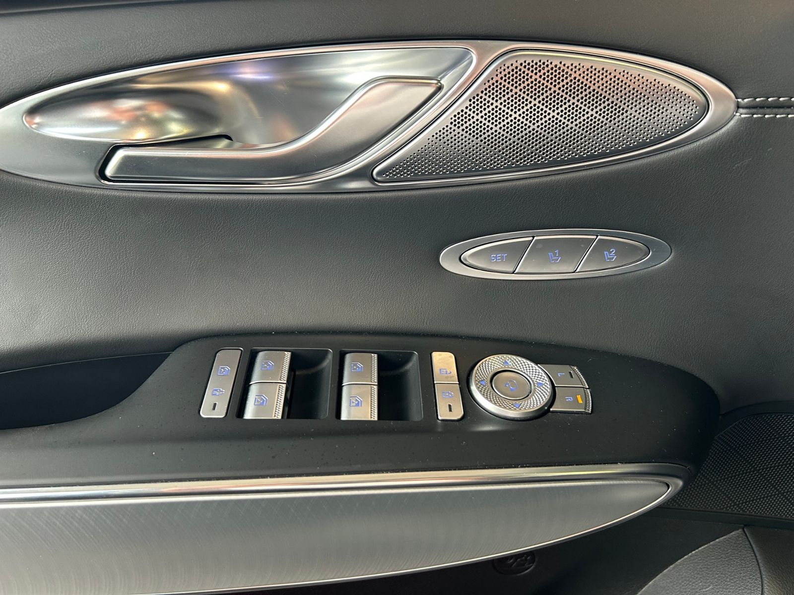 Fahrzeugabbildung Genesis GV70 Luxury KomfortP AWD PANO LEXICON