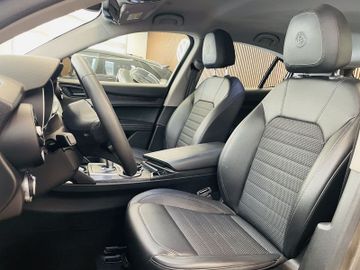 Alfa-Romeo Stelvio - 9