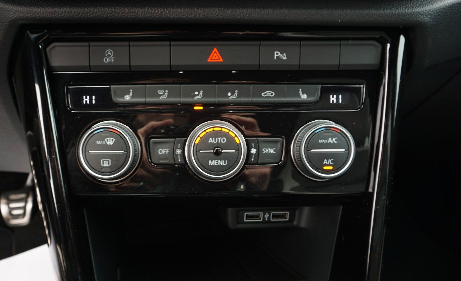 Fahrzeugabbildung Volkswagen T-Roc Style, Leder, Kamera, Black Edition, LED