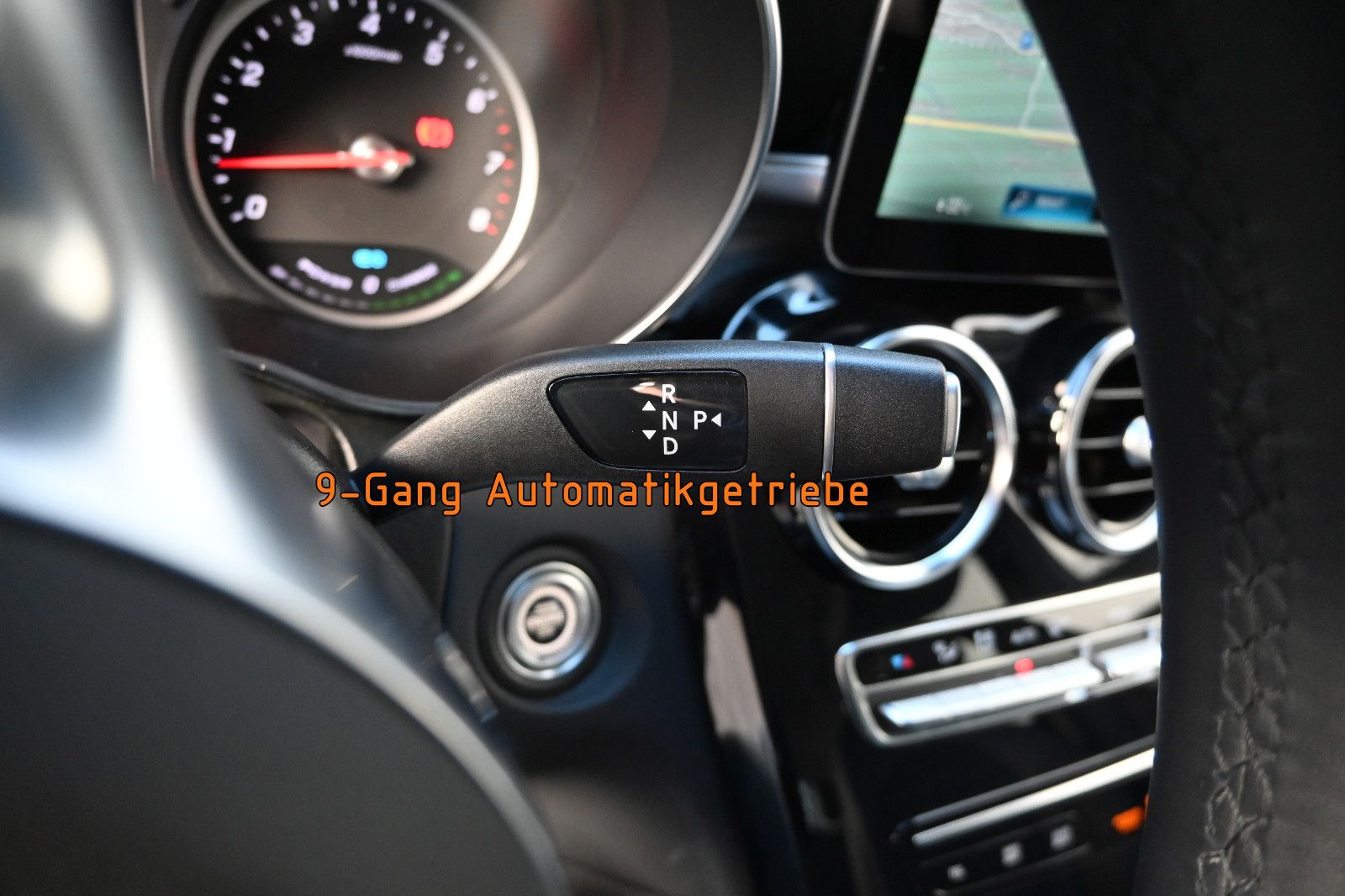 Fahrzeugabbildung Mercedes-Benz GLC 300 4MAT. °AHK°AMG INTERIEUR°SOUND°KAMERA°