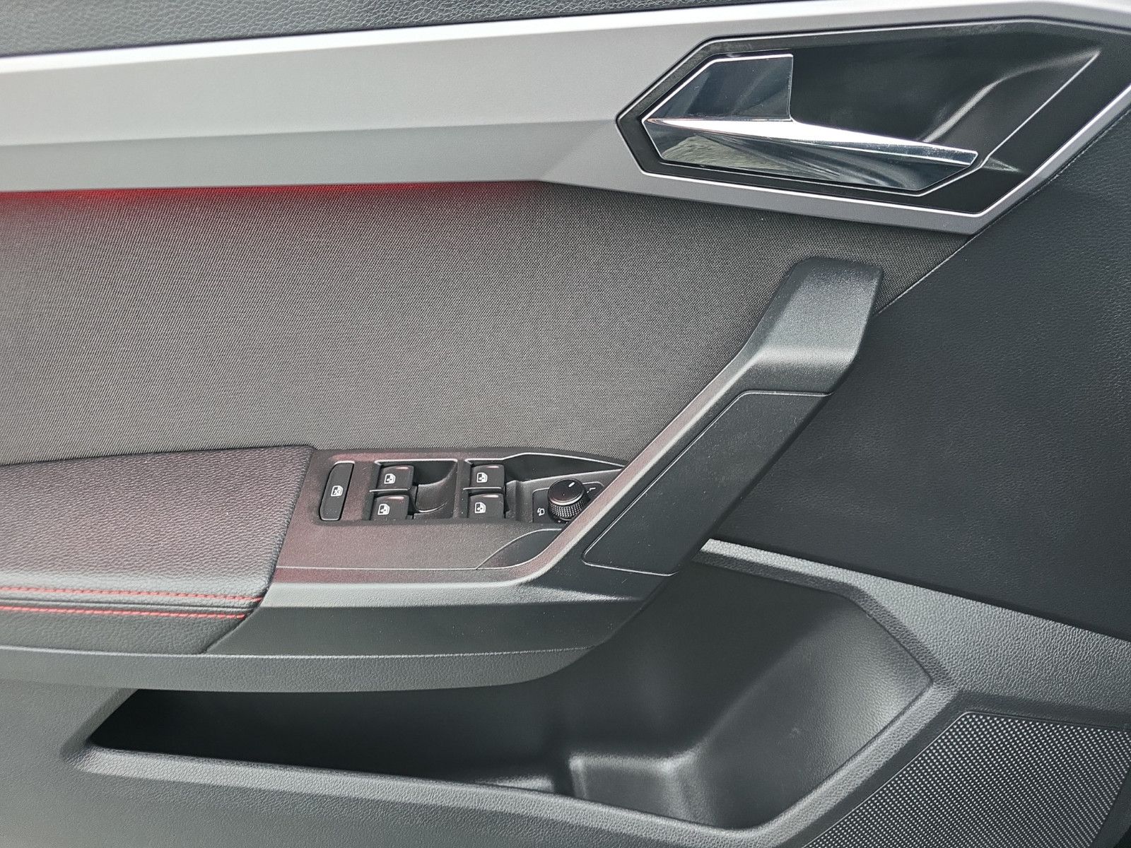 Fahrzeugabbildung SEAT Arona FR+DSG+Carplay+LED+AHK+PDC+AbstandTempomat
