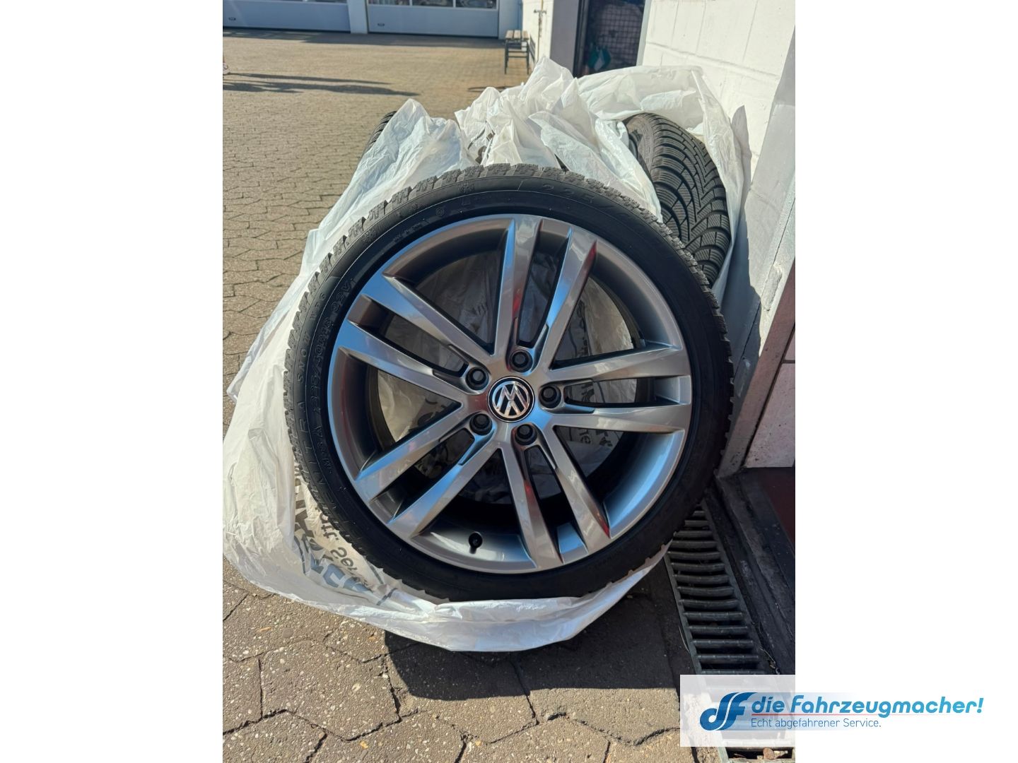 Fahrzeugabbildung Volkswagen Golf VII GTI BMT Start-Stopp Soundsystem Dynaudi