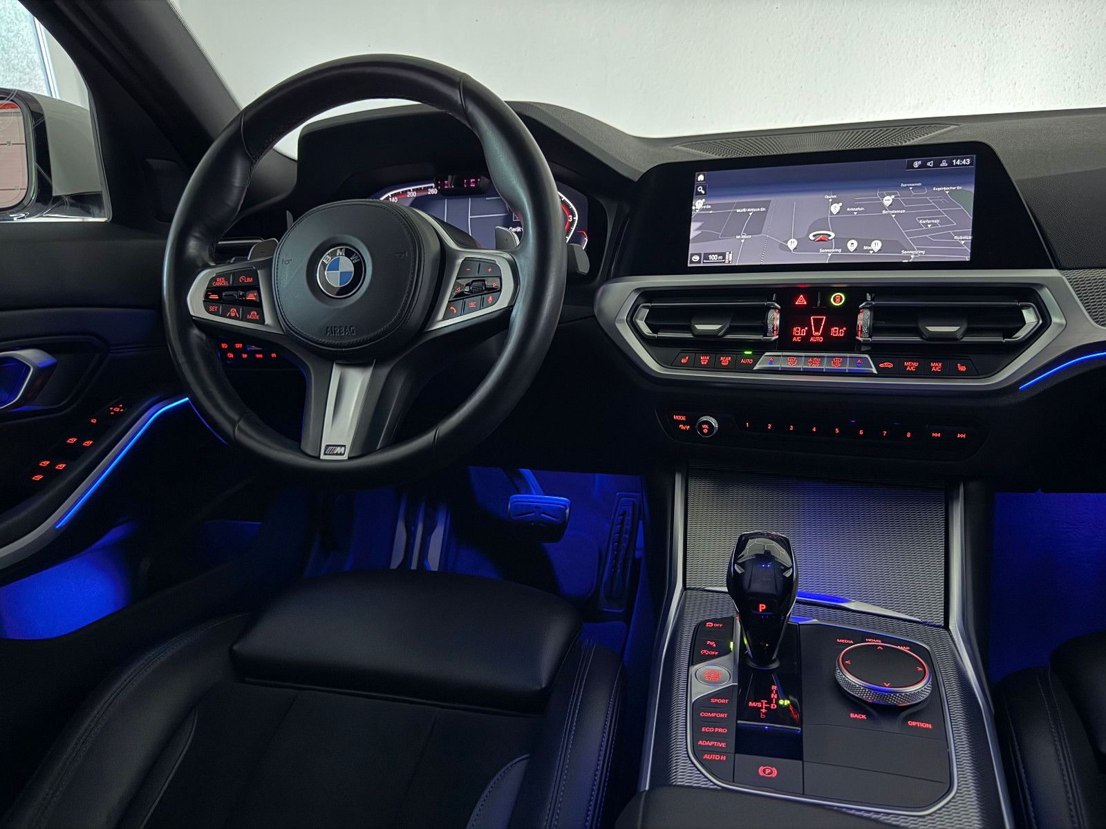 Fahrzeugabbildung BMW 330 i Lim. M SPORT/AHK/HuD/ACC/LASER/DE FZG