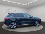 Porsche Cayenne Turbo SCHWARZ/BEIGE PANO/CARBON - Porsche Cayenne in Krefeld