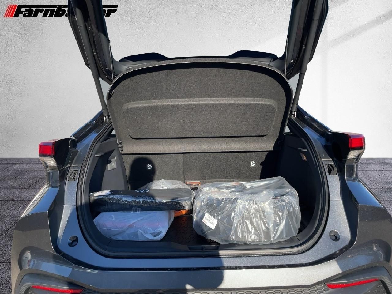 Fahrzeugabbildung Toyota Plug-In Hybrid 2,0 l FWD Teamplayer+technik-Pak