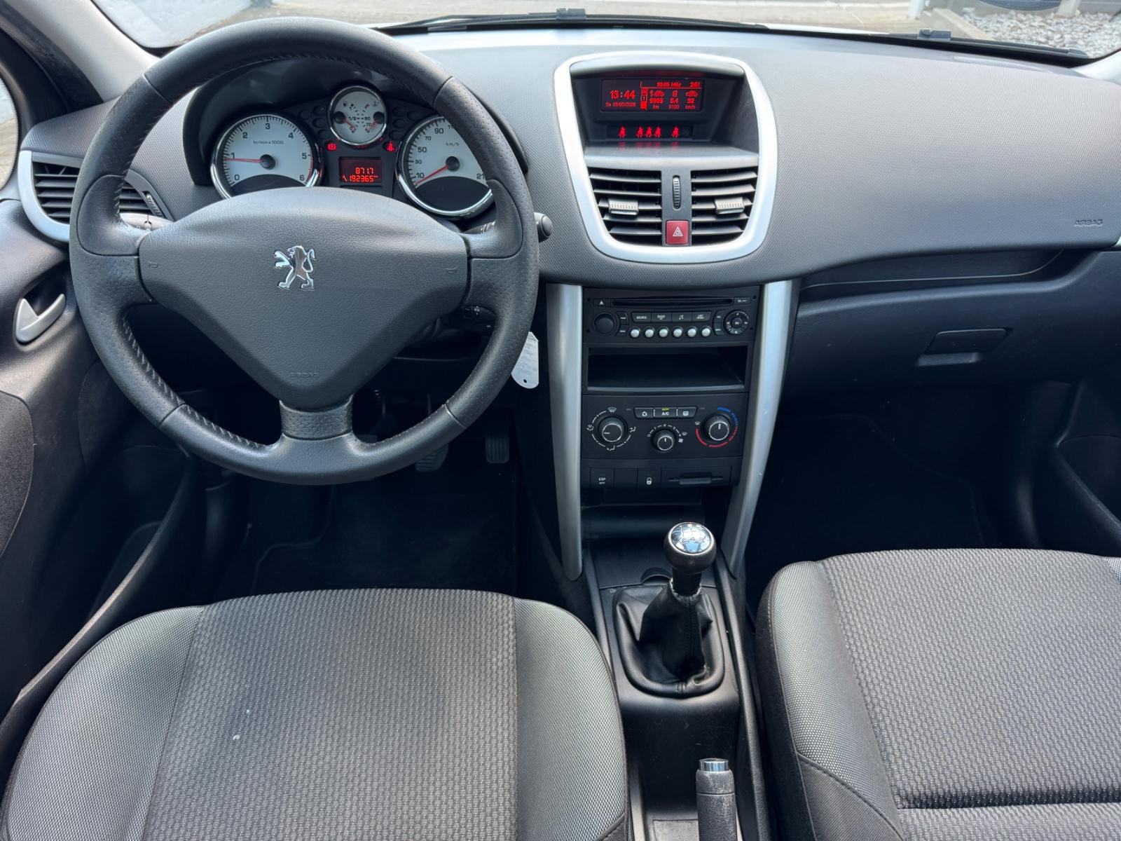 Peugeot 207 2011 — photo 26