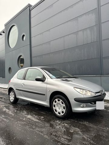 Peugeot 206 1.6 l (2026 TÜV) Top Zustand