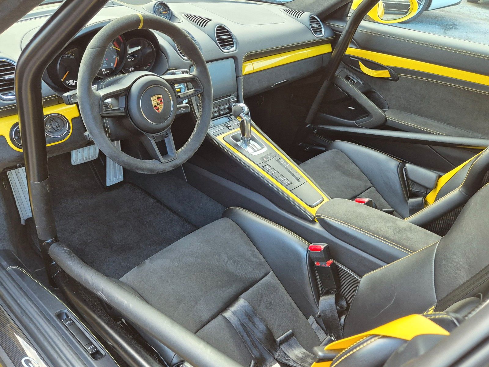 Fahrzeugabbildung Porsche Cayman GT4 Clubsport/PCCB/Manthey Kit/Approved