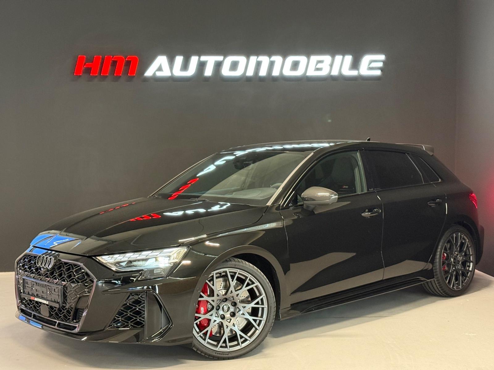 Audi RS3 SPORTBACK/BUCKET SEATS/PANO/360°/ROTE NÄHTE