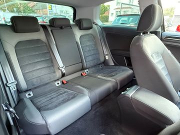 Volkswagen Golf - 10