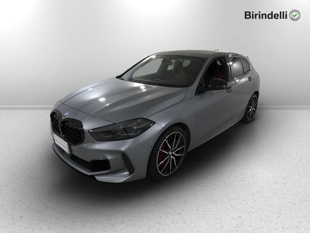 BMW Serie 1 (F40) - M 135i xDrive