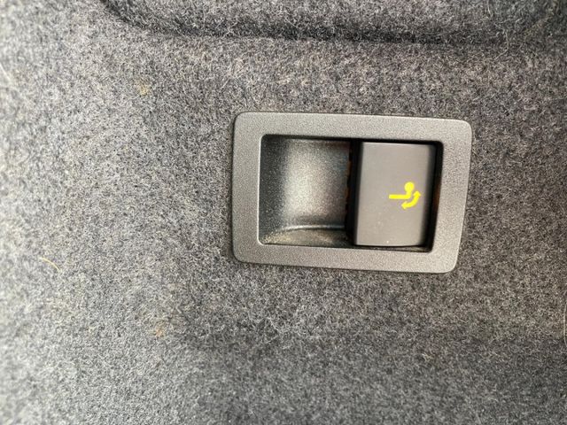 Karoq Style 2.0 TDI DSG 4x4  Navi,Klima,LED,AHK