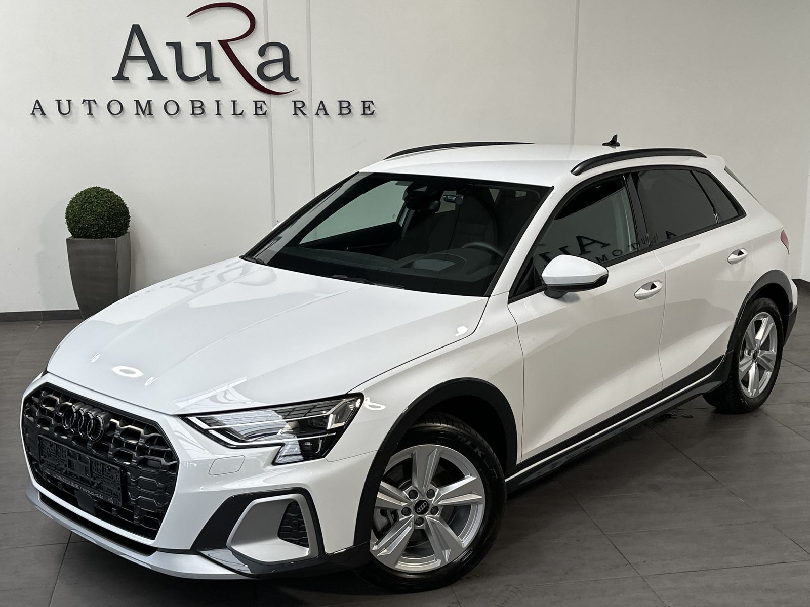 Fahrzeugabbildung Audi A3 35 TFSI allstreet NAV+LED+SONOS+17ZO+ACC+1HD