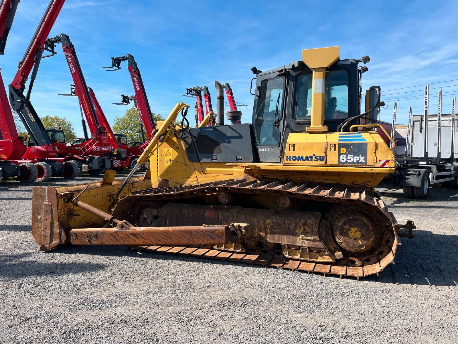 Fahrzeugabbildung Komatsu D65PX-15 / nur 5.945h / Baujahr: 2004