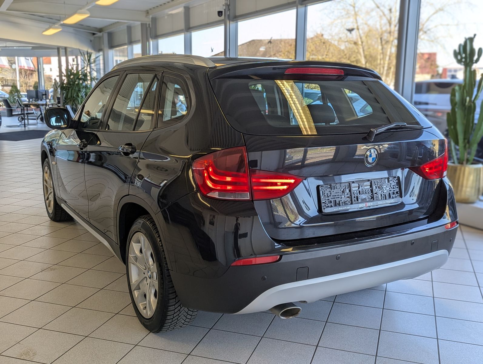 BMW X1 18 d x-Line Bi-Xenon Klimaautomatik Metallic - Image 5