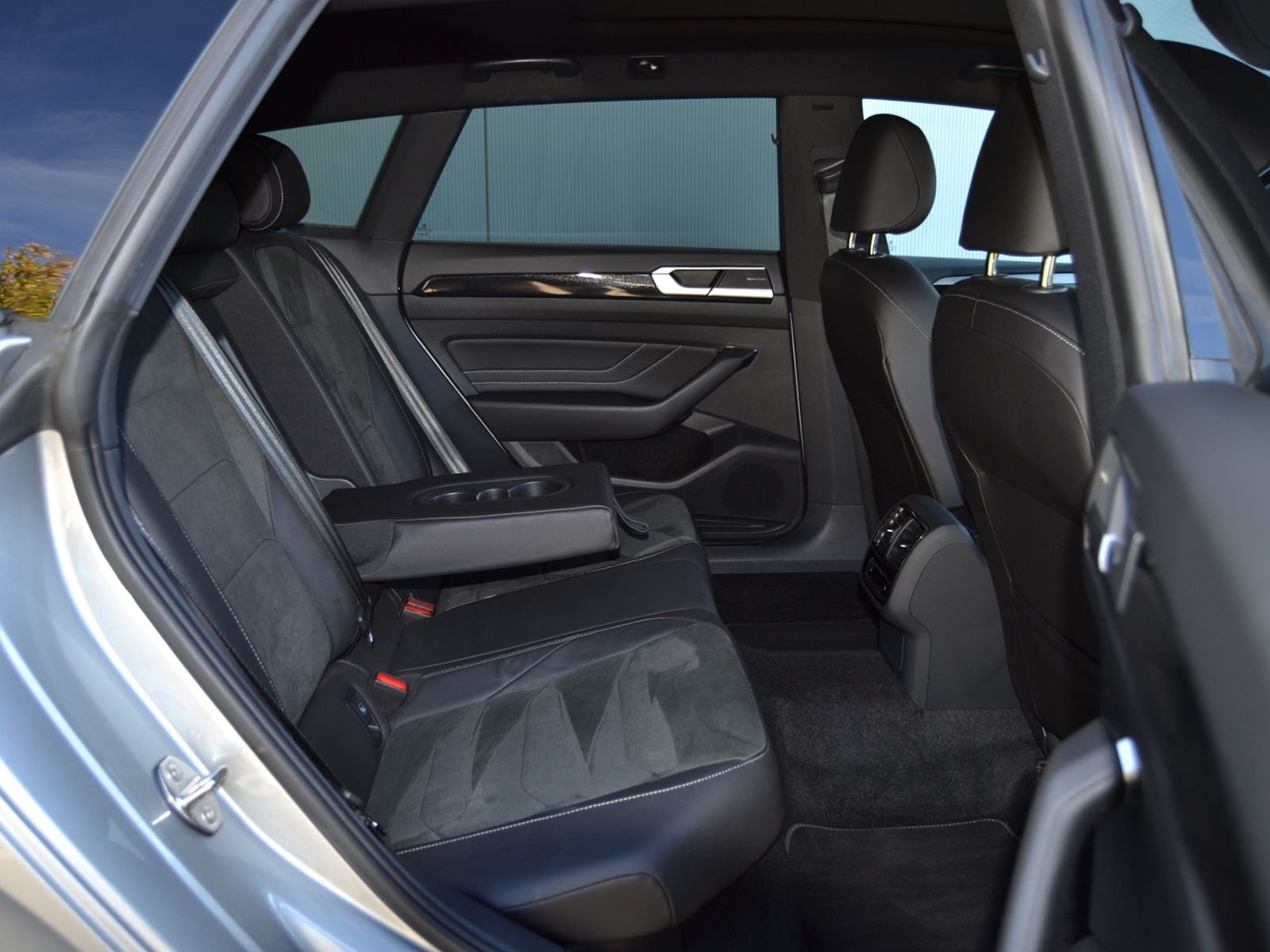Arteon SB 2.0 TDI 200 PS 4M DSG R-Line VOLL/AHK/
